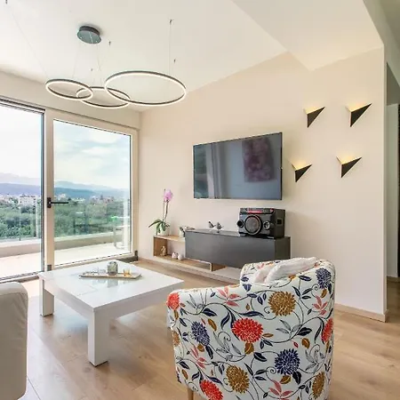 Gk Halepa Luxury Apartment